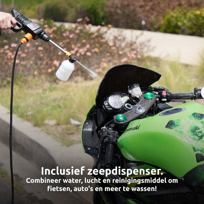 BluMill Jet Hawk met zeepdispenser geschikt voor reinigen van de auto, motor, fiets en veel meer